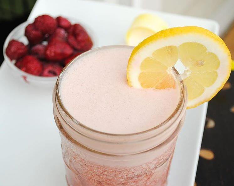 Raspberry Lemonade Pre-Workout Iced Tea